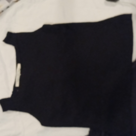 FINAL PRICE before donate! 4 EUC Tank Tops sizes  S & M - Picture 10 of 16